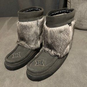 Manitobah Mukluks Waterproof Half Mukluk Charcoal